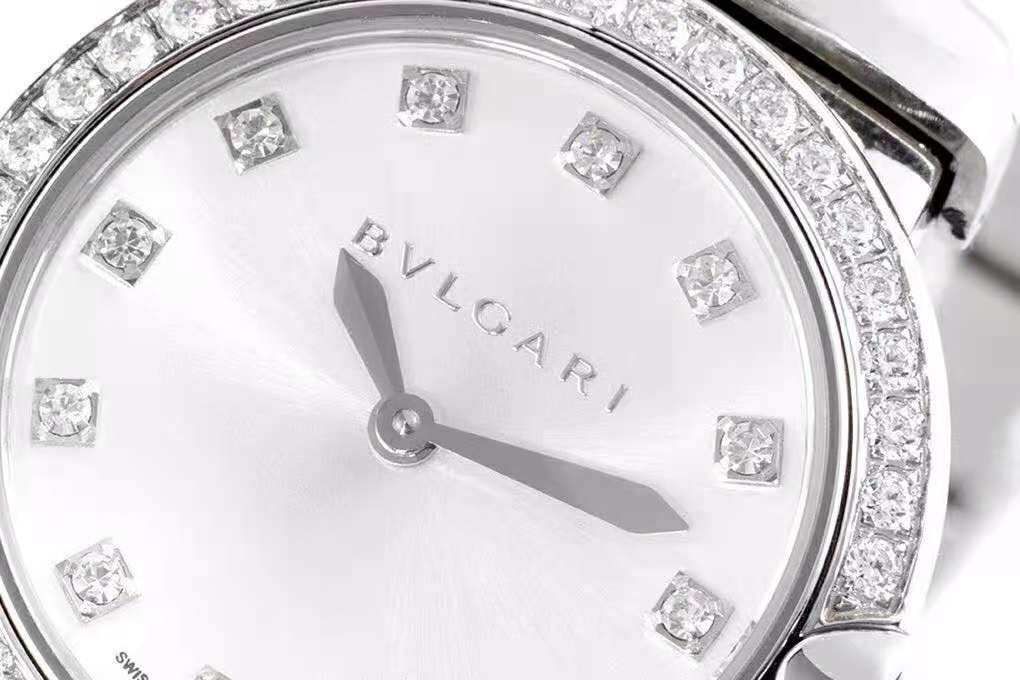 Lvcea MOP Dial in Steel with D1am0nd Bezel